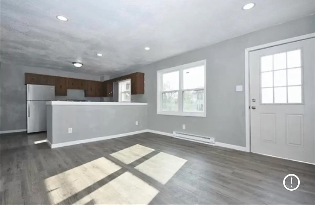 Building Photo - 494 8th St #1