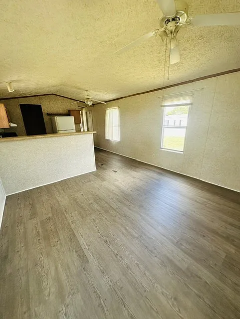 2 bed, 1000 sqft, $1,000 — Photo 4