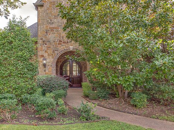 3rd image of 3700 Treemont Ct