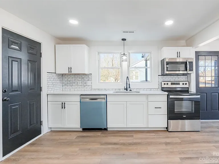 826 Hamrick St — Photo 1
