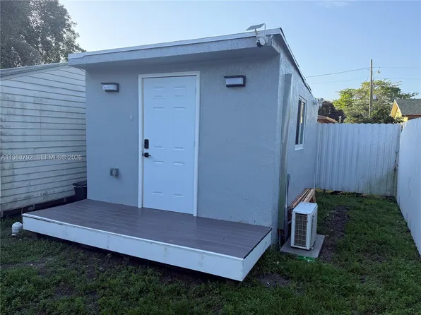 1608 NW 51st Ter #E, Miami, FL 33142