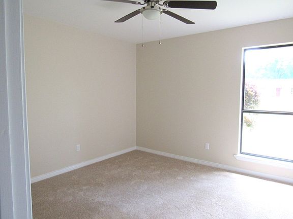 4th image of 113 Longhorn Dr