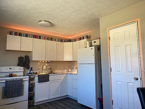 4th image of 916 Greenheart Dr
