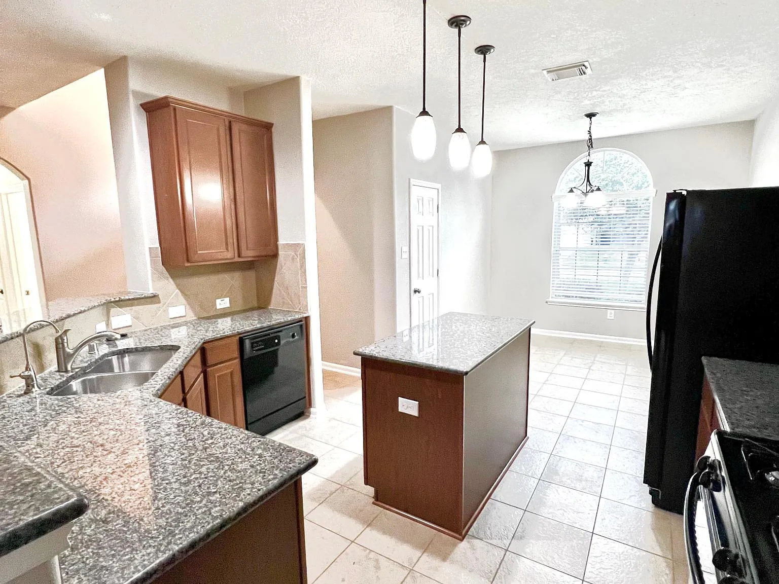 17627 Bryce Manor Ln — Photo 3