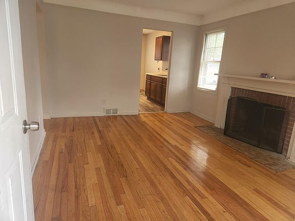 2nd image of 15677 Eastwood St