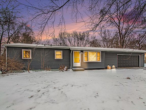 3rd image of 1115 Marshlyn Dr