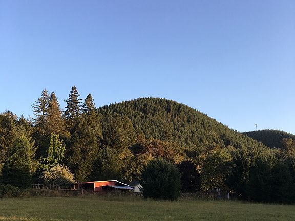 Five minute walk to Deerhorn