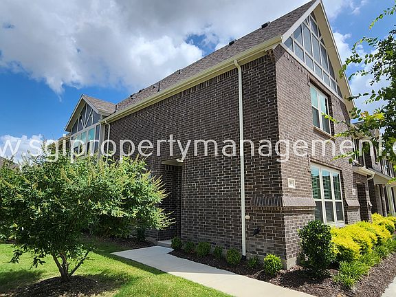 3rd image of 4305 Oliver Dr
