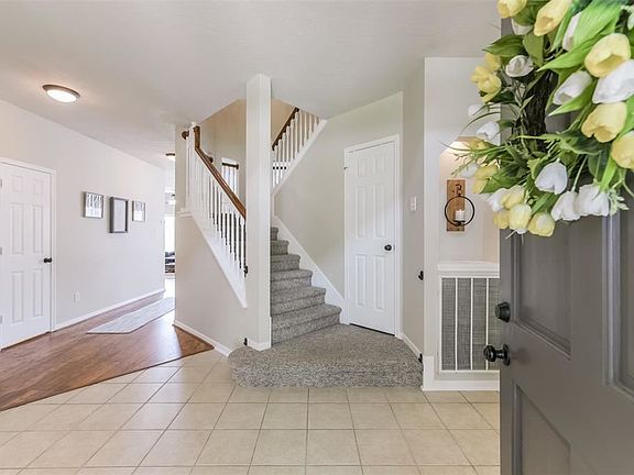 3rd image of 3015 Aspen Hollow Ln