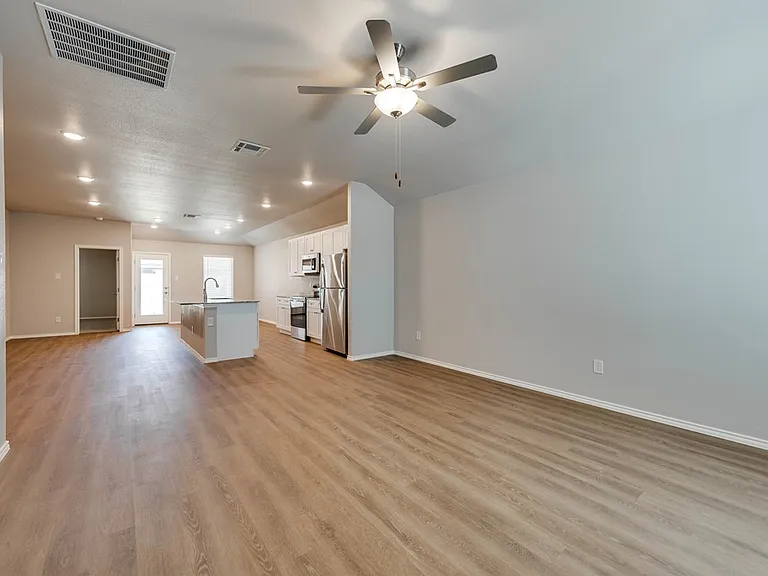 8207 E County Road 111 — Photo 3