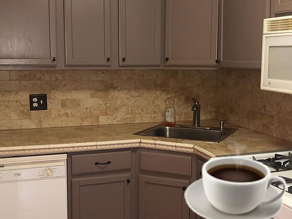 3rd image of 279 Robinson Ave #1