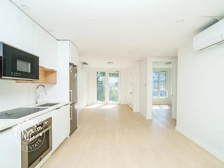 280 Meeker Ave #905 — Photo 3