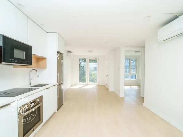 280 Meeker Avenue image 1 of 32