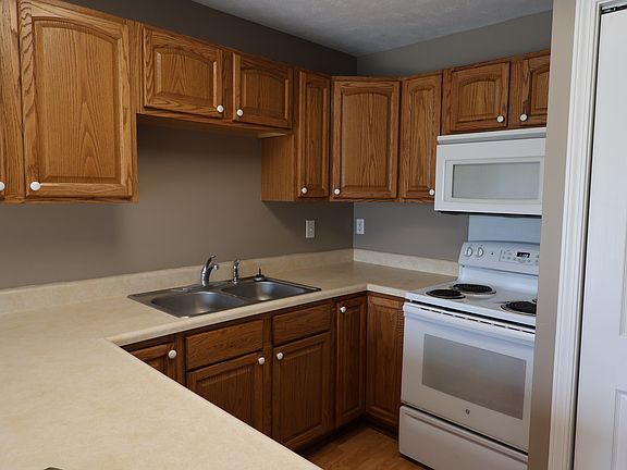 3rd image of 305 Brookside Pl