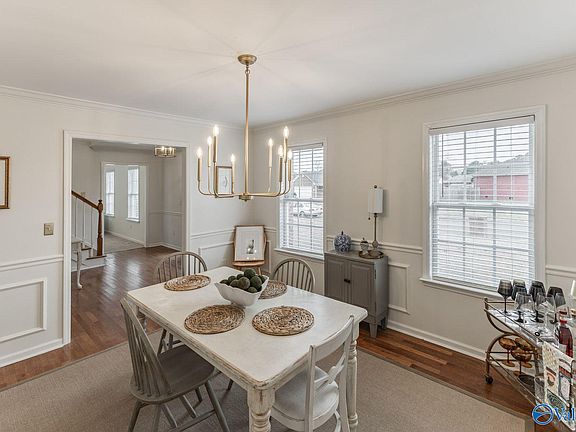 3rd image of 226 Chestnut Oak Cir