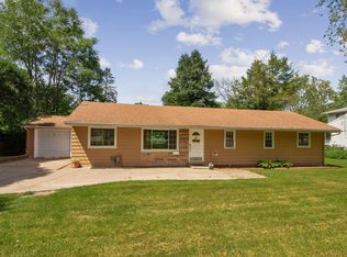 1819 Pleasant St, West Des Moines, IA 50265