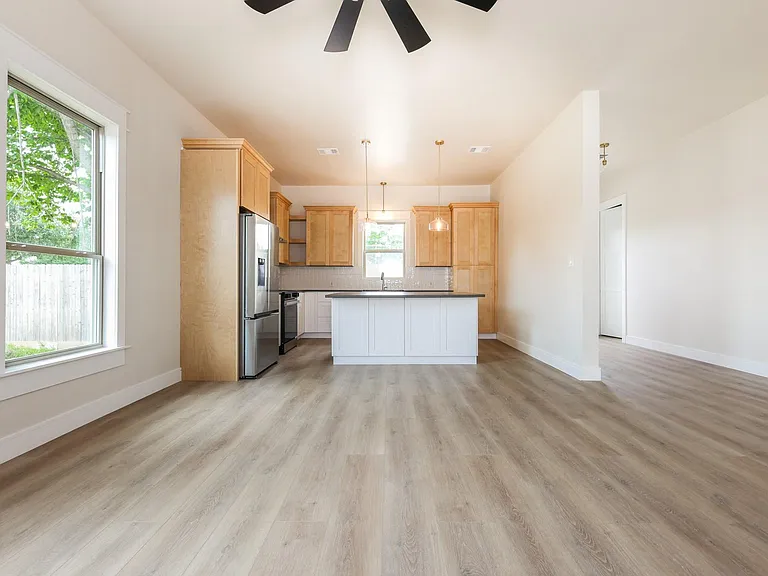 3407 Garrow St — Photo 6