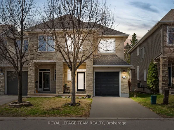 105 Abetti Rdg, Ottawa, ON K2J 0Y6