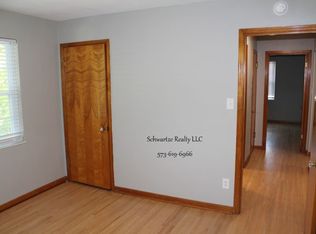 1614 Tanner Bridge Rd, Jefferson City, MO 65101