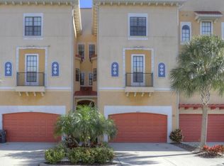 6409 Mayra Shores Ln, Apollo Beach, FL 33572