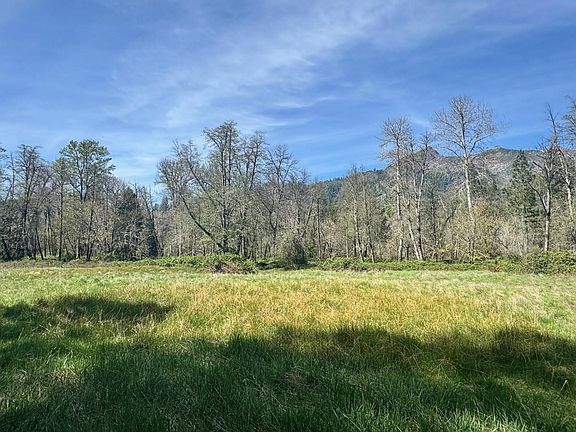 3rd image of 1634 Seiad Creek Rd
