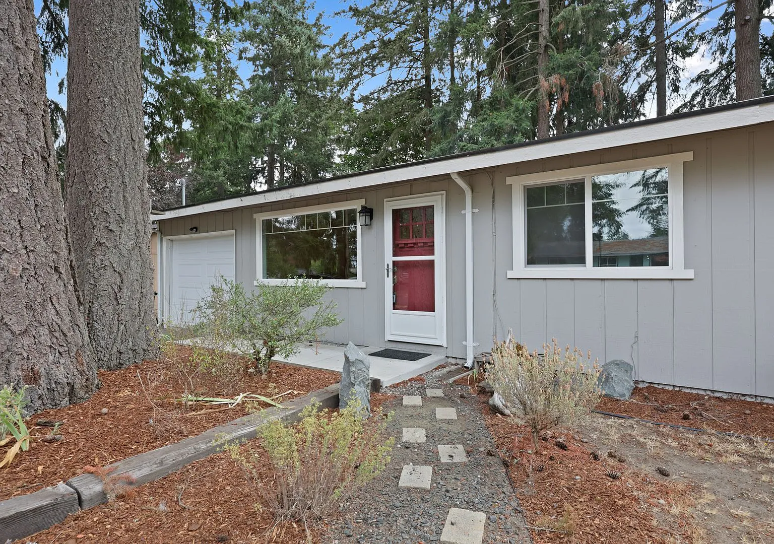 Move In Ready Now! Charming Updated Rambler With Rv Parking, Large Fenced Yard & Optional Chicken... — Photo 4