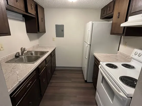 3739 W 9th St, 3739 W 9th St APT 1, Waterloo, IA 50702