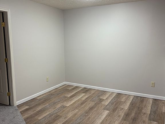 3rd image of 1 Dale Hollow Dr #1