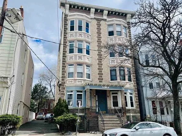 310 Palisade Avenue image 1 of 15