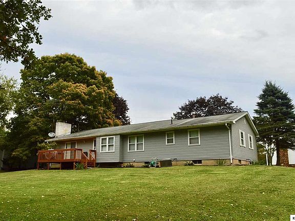 4th image of 21 Meadowbrook Dr