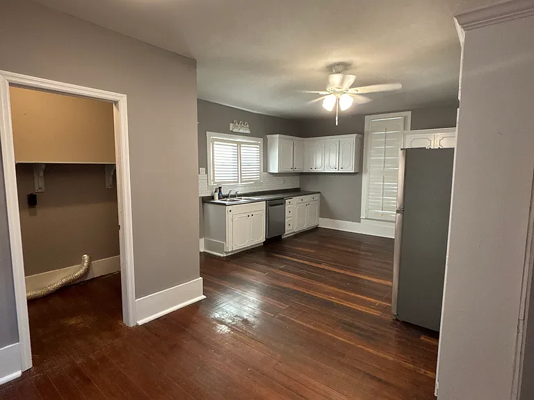 313 N High St — Photo 13