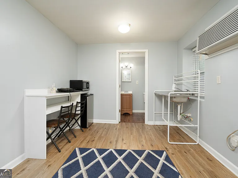 970 Hubbard St SW #2 — Photo 2