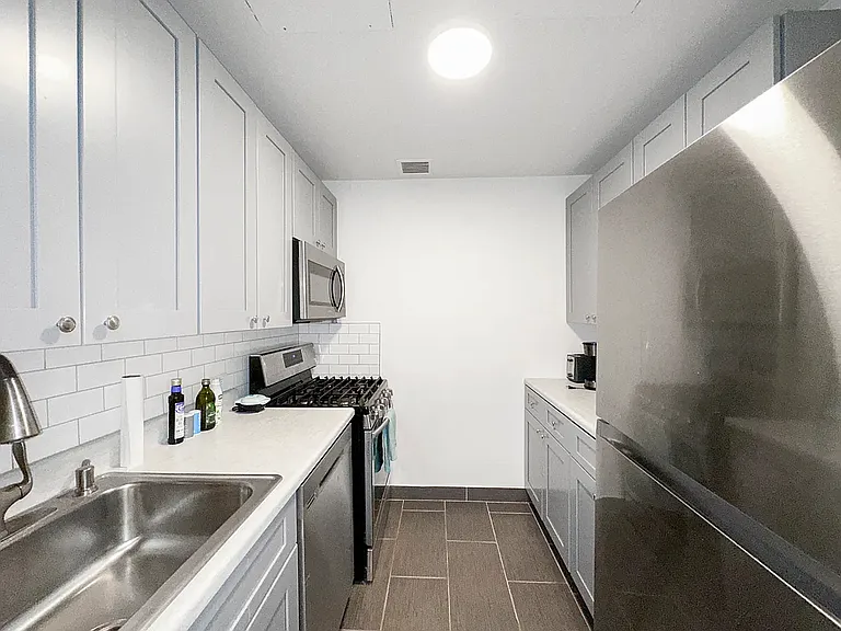 2521 Palisade Ave #1S — Photo 6