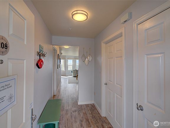 2nd image of 501 Shoreview Dr S #208