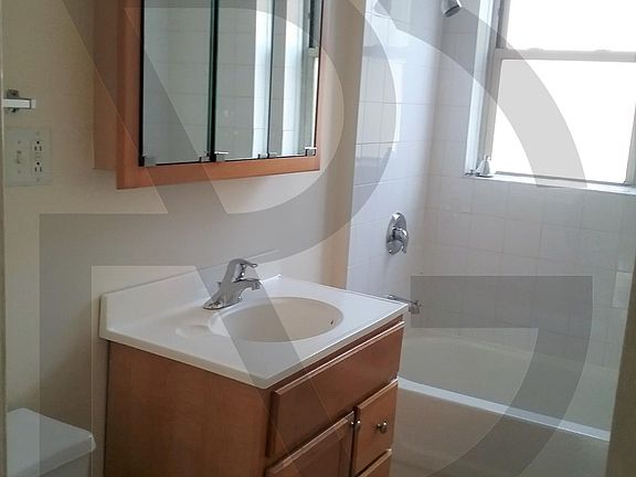 3rd image of 5105 N Winchester Ave #1