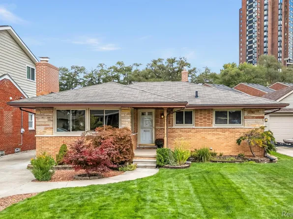 23225 Liberty St, Saint Clair Shores, MI 48080