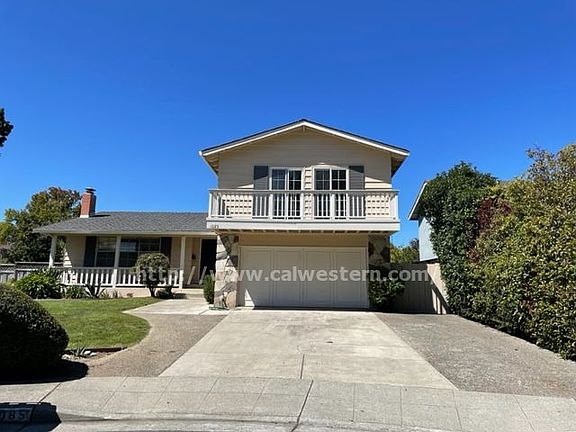 3rd image of 1085 Sargent Dr