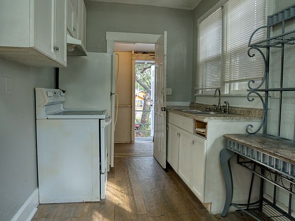 2nd image of 1140 Newton Ave S #C