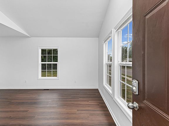 3rd image of 656 Tennessee St
