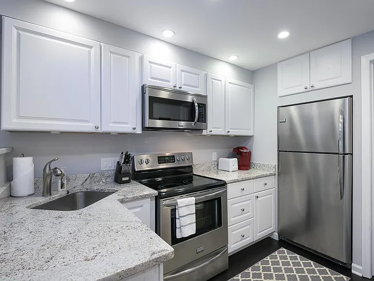 kitchen with stainless appliances and dishwasher
