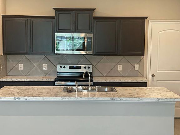4th image of 2221 Greystone Dr #2221