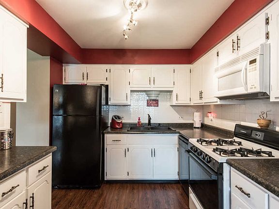 5th image of 10704 S Kilpatrick Ave #33