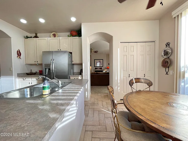 2442 W Tom Watson Dr — Photo 10