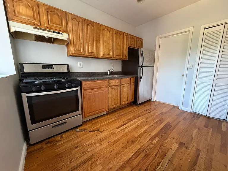223 Hawthorne Ave #3 — Photo 4