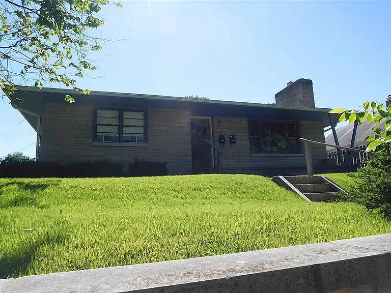 813 S Lincoln St — Photo 2