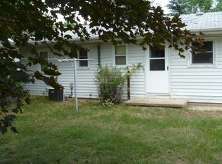 605 Water St, Redgranite, WI 54970