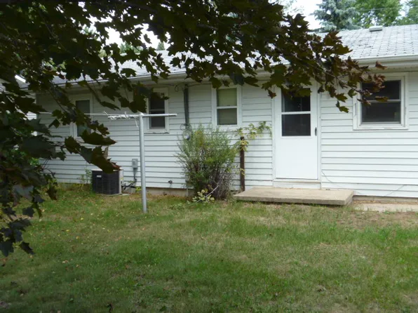 605 Water St, Redgranite, WI 54970