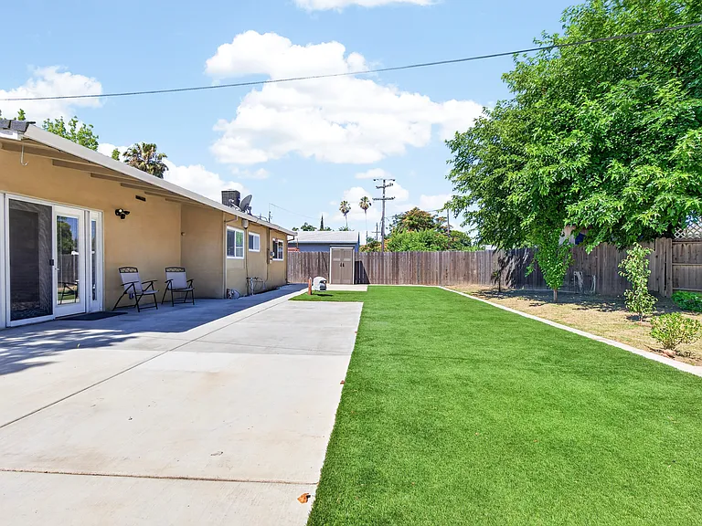2203 Del Rio Dr — Photo 22