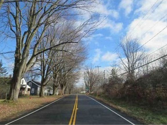 Exterior Neighborhood (street photo)