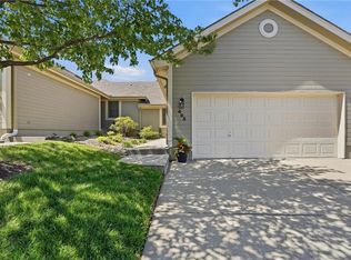 403 NE 101st St, Kansas City, MO 64155